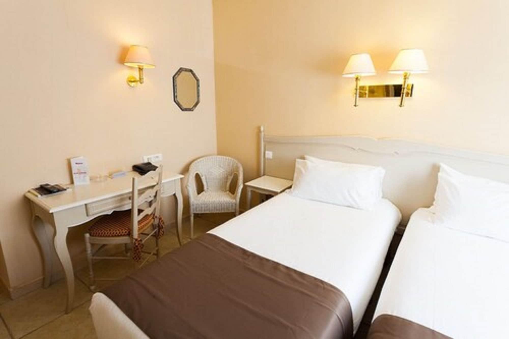 Logis Nimotel Hotel Cosy Nîmes Exterior foto